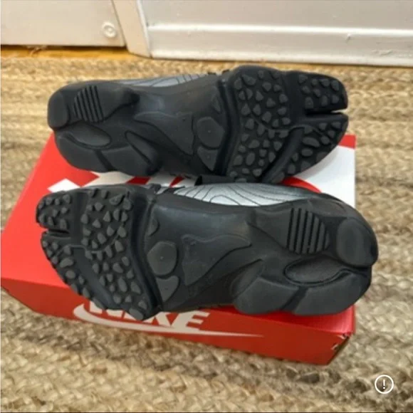 Nike Air Rift Shoes - Picture 3 of 12